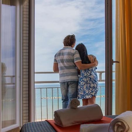 Hotel President'S ペザロ エクステリア 写真