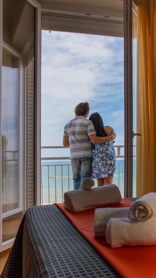 Hotel President'S ペザロ エクステリア 写真