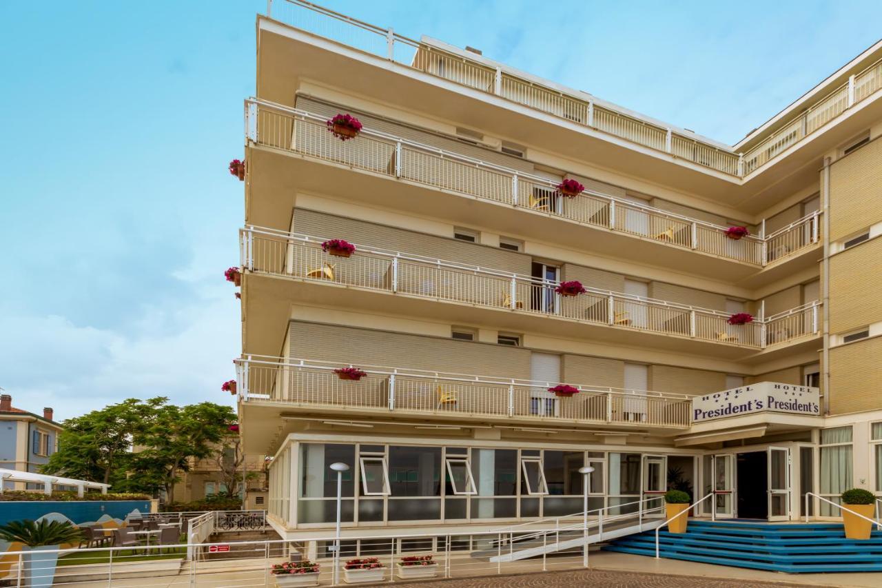 Hotel President'S ペザロ エクステリア 写真