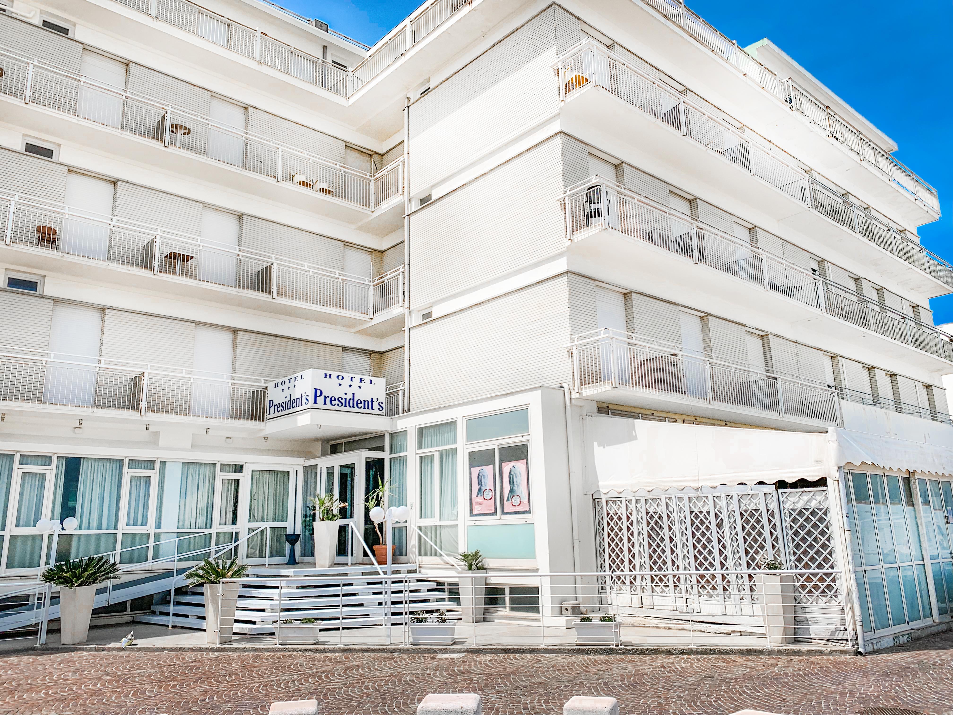 Hotel President'S ペザロ エクステリア 写真