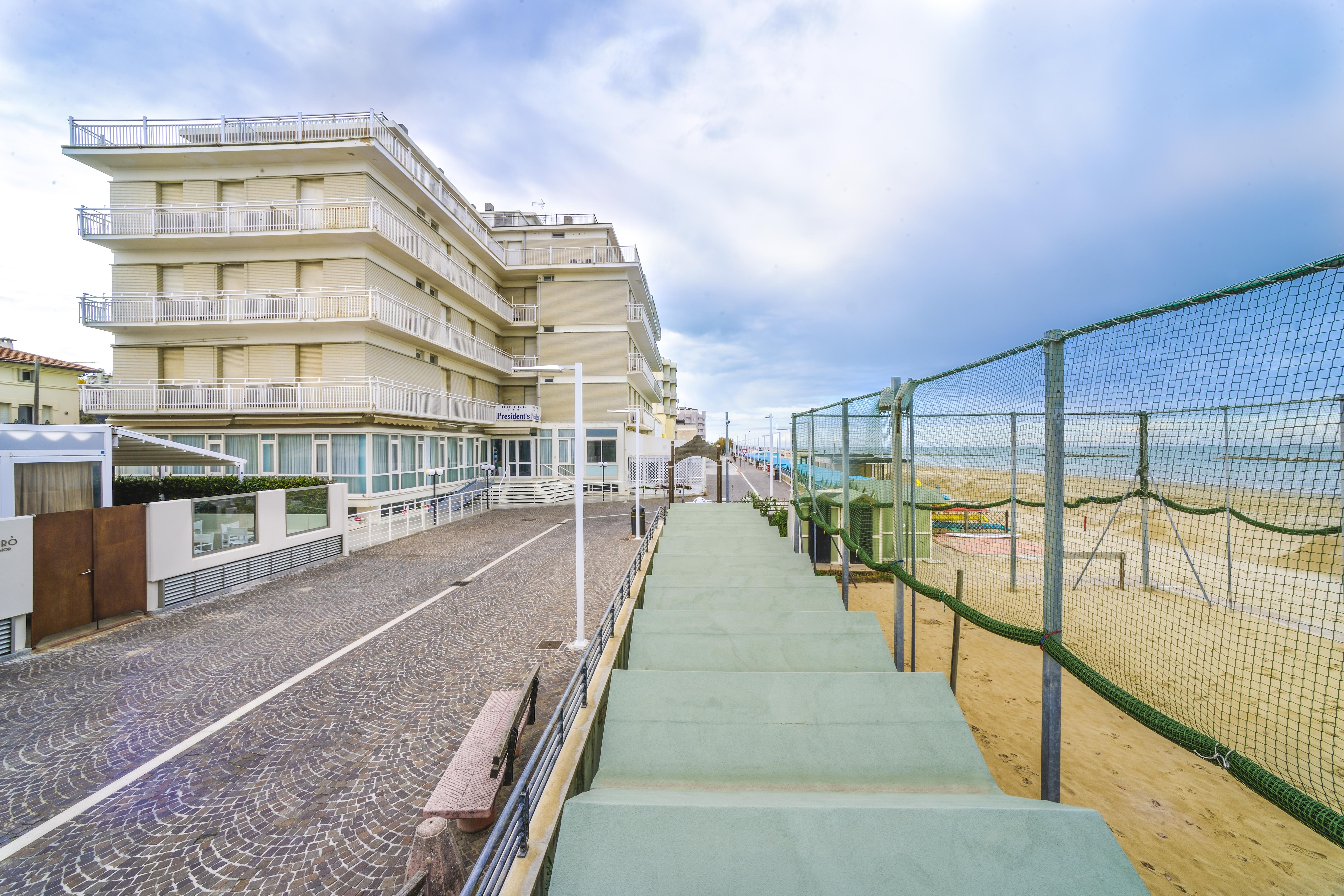 Hotel President'S ペザロ エクステリア 写真